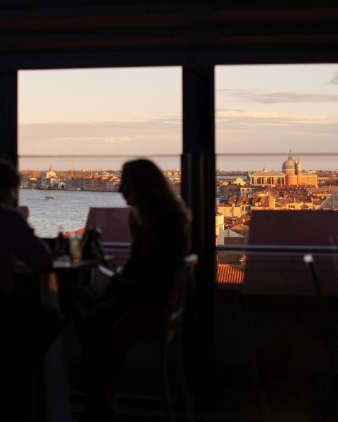 Skyline Rooftop Bar