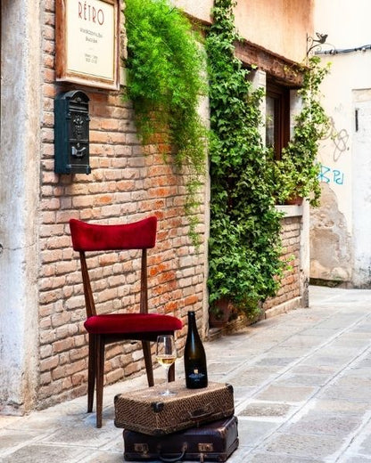 Retro Wine Bar