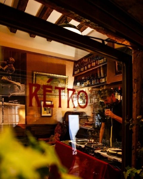 Retro Wine Bar